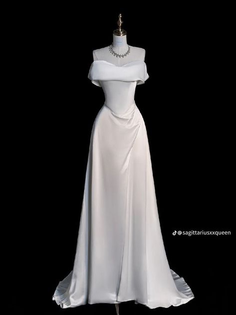 Vivienne Westwood Bridal Dress, Vivenwestwood Wedding Dress, Vivían Westwood Wedding Dress, Wedding Dresses Vivienne Westwood, Vivienne Westwood Wedding Dress Vintage, Westwood Wedding Dress, Vivienne Westwood Bridal, Vintage Wedding Gowns, Vivienne Westwood Wedding Dress