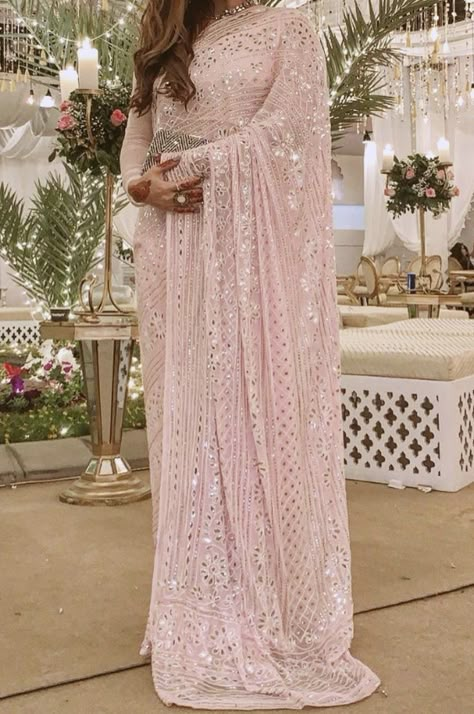 Pakistan Saree, Walima Saree, Mukaish Saree, Designer Sarees Wedding, Shadi Dresses, Sarees For Girls, Saree Blouses Designs, Velvet Dress Designs, Bridal Lehenga Collection