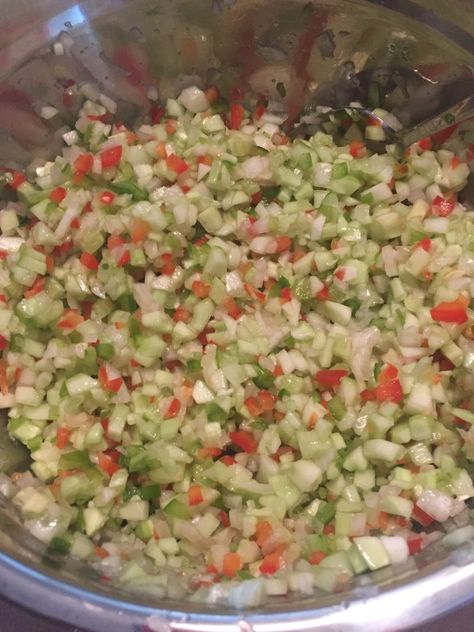 Blue Ribbon Home Canned Dill Pickle Relish - Her Rural Highness Dill Pickle Relish Recipe Canning, Dill Relish Canning Recipe, Cucumber Relish Recipes, Pickle Relish Recipe, Freezing Veggies, Pickled Things, Dill Relish, Chopped Salads, Zucchini Relish