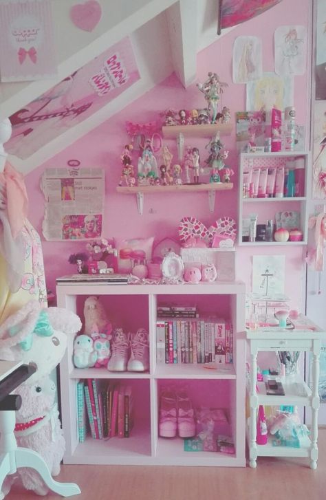 Kawaii Rooms, Girls Bedroom Paint, Kawaii Room Ideas, Zimmer Diy, Gorgeous Apartment, Kawaii Bedroom, Trendy Apartment, Cute Rooms, Otaku Room