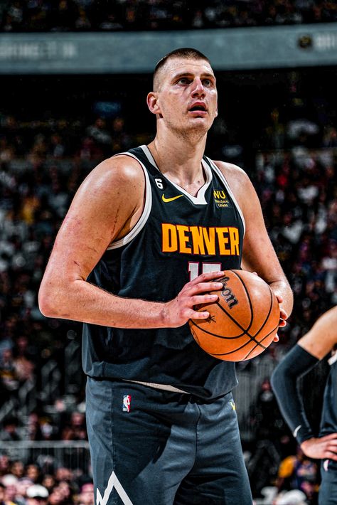 Nikola Jokic Wallpaper, Nikola Jokic, Eagle Wallpaper, Kobe Bryant Wallpaper, Basketball Is Life, Basketball Photography, Nba Pictures, Nba Stars, Denver Nuggets