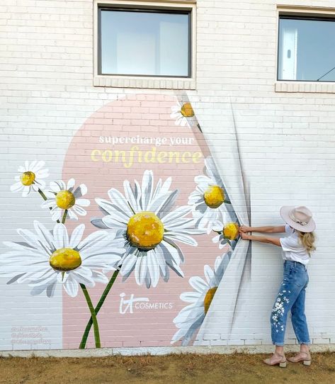 ItCosmetics x Flea Style — Chera Creative Building Mural Ideas, Mural On Side Of House, Wall Graffiti Ideas Murals, Business Mural Ideas, Mural Ideas Creative Street Art, Wall Mural Ideas Creative, Book Mural Wall Art, Porch Mural, Dallas Murals