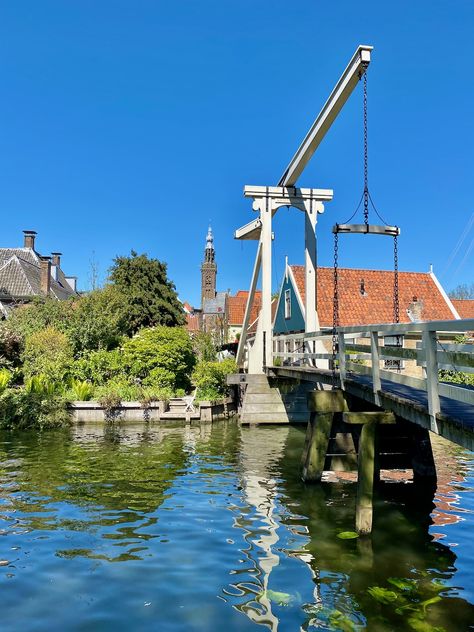 Places to visit as day trips from Amsterdam | Velvet Escape Beautiful Netherlands, Day Trips From Amsterdam, Keukenhof Gardens, Day Trip Ideas, Visit Amsterdam, Gorgeous Scenery, Netherlands Travel, Quaint Village, Tulip Fields