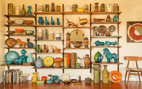 The stylistic charm of iconic Bitossi ceramics of the Midcentury Modern era continuously draws in new collectors and art enthusiasts. Malm Fireplace, Thailand Decor, Sewing Station, Atomic Ranch, Striped Decor, Italian Mid Century Modern, Flowers Vase, Mid Century Modern Living, Mid Century Pottery