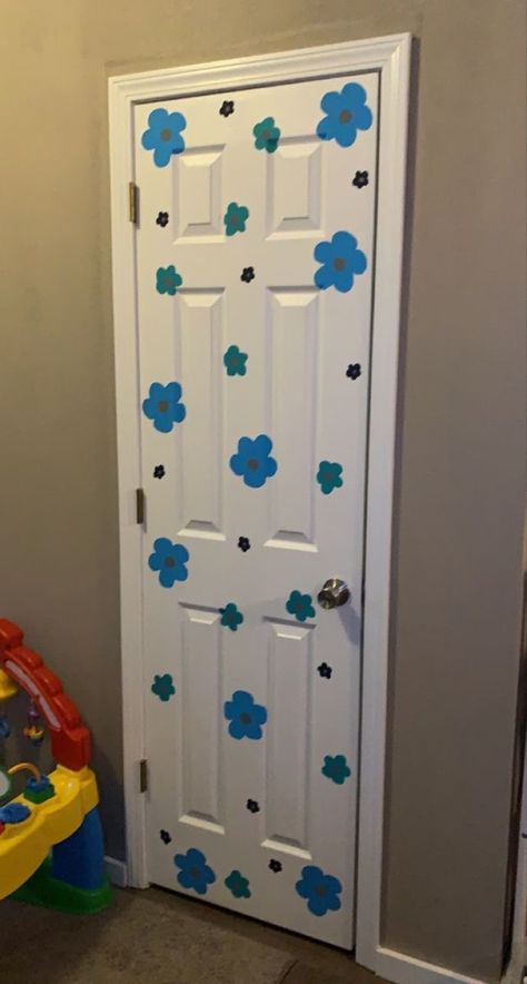 Door Art Bedroom Paint, Door Painting Ideas Bedroom Aesthetic, Door Art Bedroom, Door Painting Ideas, Bedroom Art Painting, Galaxy Decor, Door Painting, Flower Door, Creative Bedroom