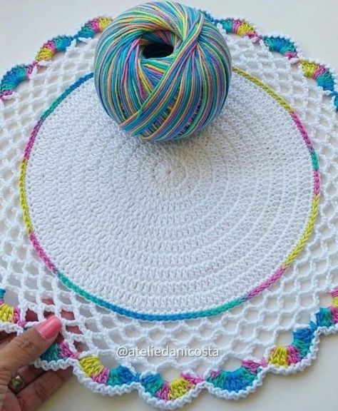 Crochet Jar Covers, Crocheted Stuff, Crochet Placemat Patterns, Crochet Table Mat, Crochet Mat, Crochet Placemats, Crochet Table Runner Pattern, Crochet Tutorial Pattern, Crochet Mandala Pattern