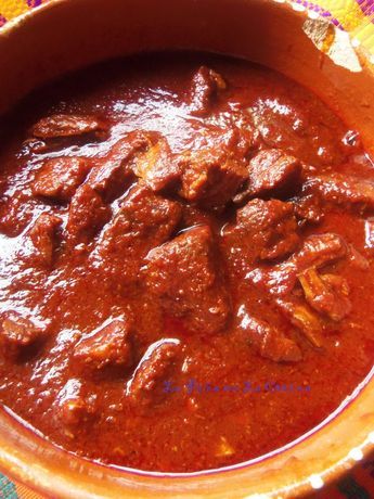 Carne Con Chile Rojo-Beef in Red Chile Casserole Mexican, Rice Mexican, Dinner Mexican, Chicken Mexican, Hispanic Kitchen, Recipes Mexican, Recipes Authentic, Full Recipes, Mexico Food