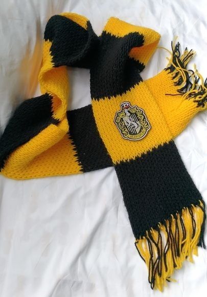 Alt Er Love, Hufflepuff Outfit, Lily Calloway, Hufflepuff Aesthetic, Harry Potter Harry, Hufflepuff Pride, Harry Potter Hufflepuff, Hogwarts Aesthetic, Harry Potter Houses