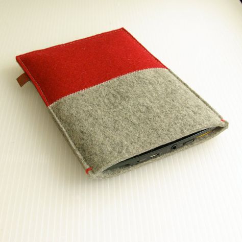 Ereader Cover, Kindle Paperwhite Cover, Ereader Case, Iphone Bag, Recycled Sweaters, Leather Craft Projects, Felt Cover, Creative Box, Kindle Cover