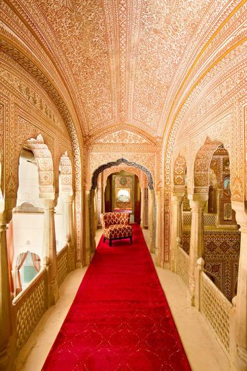 Here's A Stunning Look Inside Two Of Rajasthan's Most Regal Palaces Samode Palace Jaipur, India Asethic, Indian Asethic, Backgrounds Reference, Indian Kings, Samode Palace, India Palace, Temple Building, India Architecture