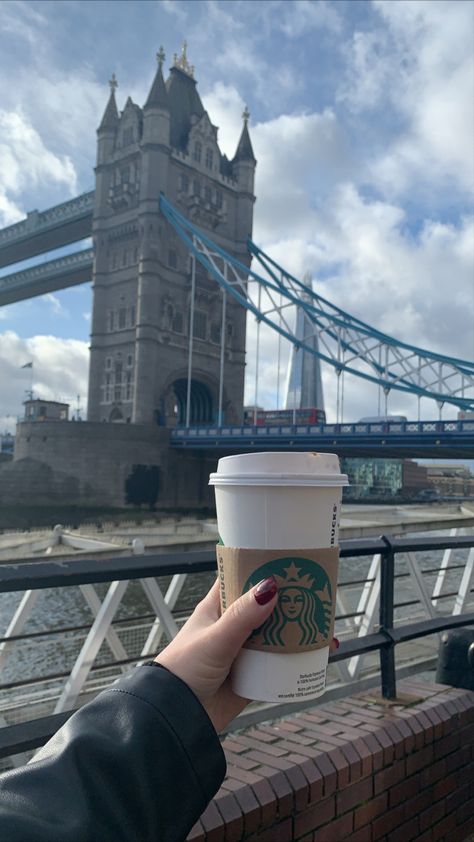 Uni Affirmations, London Fake Story, Starbucks Airport, London Snapchat, London Snap, Starbucks London, Starbucks Uk, Uk Aesthetic, Story London