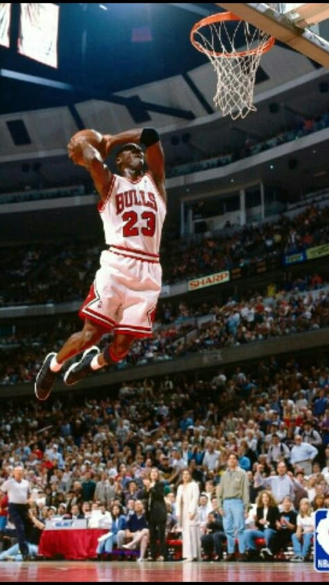 Michael Jordan Images, Michael Jordan Wallpaper Iphone, Michael Jordan Dunking, Mike Jordan, Jordan Pictures, Mvp Basketball, Michael Jordan Art, Michael Jordan Photos, Michael Jordan Pictures