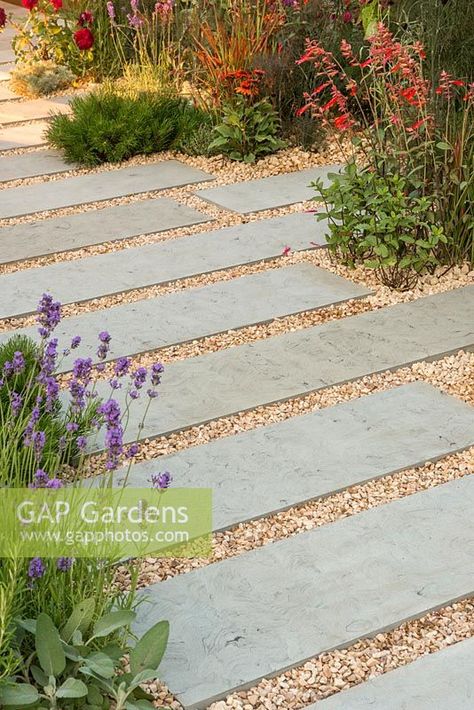 Stone paving slabs with gravel between - The Entertaining Garden, Sponsored by Aurubis CED Ltd Scotscape, RHS Hampton Court Palace Flower Show, 2018. Stepping Stones In Gravel, Gravel Path With Stepping Stones, Sloped Gravel Path, Modern Stepping Stone Path, Compacted Gravel Pathway, Garden Path Ideas Stepping Stones, Gravel Floor, Stepping Stones Pathway, Pebble Path