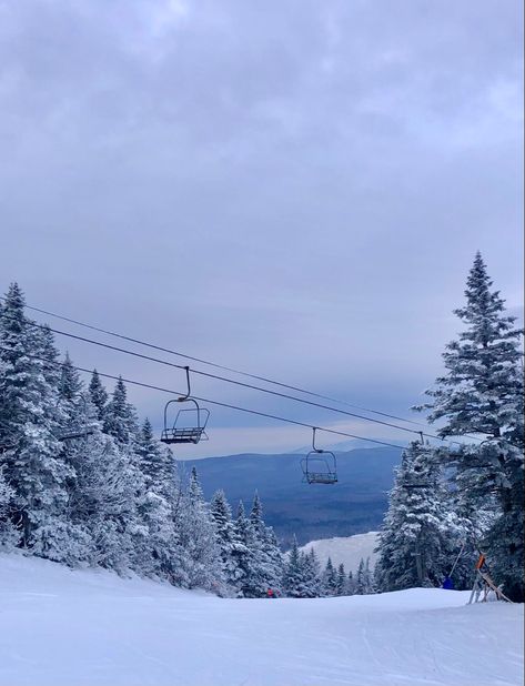 Mount Snow, Vermont, ski lift, ski trip aesthetic Mount Snow Vermont, Manchester Vermont Winter, Vermont Aesthetic Winter, Stowe Vermont Winter, Vermont Aesthetic, Ski Vermont, Middlebury Vt, Travel Vermont, Vermont Skiing