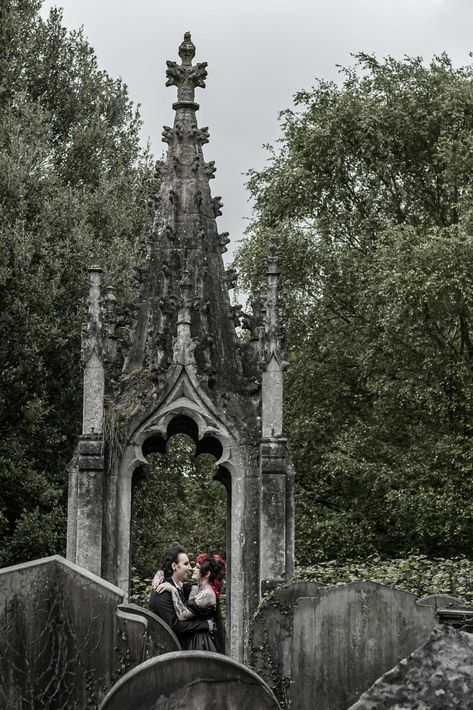 A Wedding Event for Goths, Emo & Metalheads: The TilDeath Gothic Luxe Wedding Fair in Leeds · Rock n Roll Bride Goth Wedding Altar, Outside Gothic Wedding, Gothic Wedding Locations, Emo Wedding Aesthetic, Goth Fantasy Wedding, Emo Proposal, Goth Proposal Ideas, Fairy Gothic Wedding, Goth Wedding Inspiration