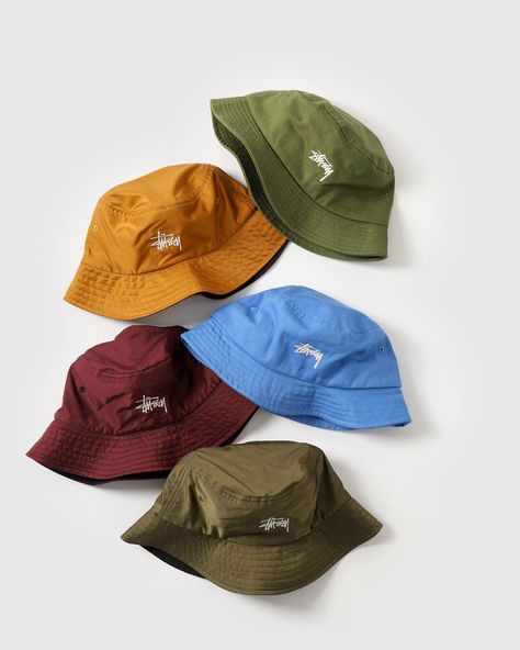 stussy bucket hat Bucket Hat Photography, Bucket Hat Photoshoot Ideas, Hat Photoshoot Ideas, Bucket Hat Photoshoot, Merch Photography, Stussy Bucket Hat, Hat Photoshoot, Accessory Photography, Brand Merch