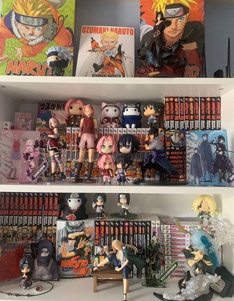 Naruto Manga Shelf, Cute Manga Collection, Naruto Room Decor Ideas, Naruto Manga Collection, Naruto Shelf, Anime Figure Display Ideas, Anime Shelf Aesthetic, Anime Shelf Ideas, Anime Figure Shelf