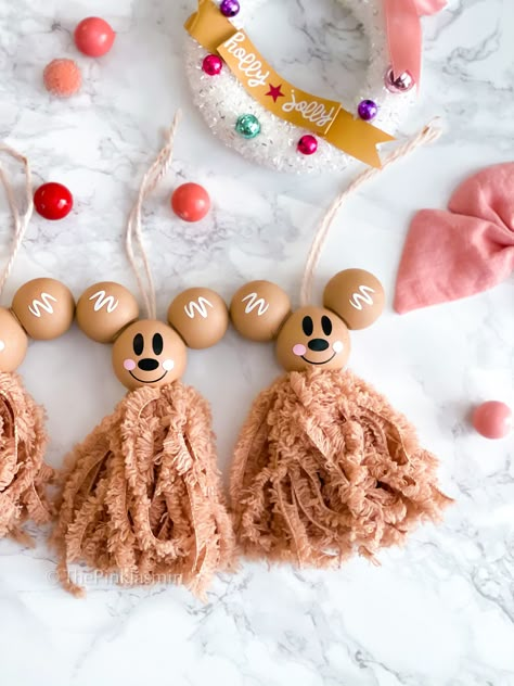 Homemade Disney Gifts Diy, Mickey Gingerbread Christmas Tree, Minnie Mouse Crafts Diy, Gingerbread Mickey Mouse, Disney Christmas Crafts Diy, Disney Christmas Party Decoration, Minnie Mouse Ornaments Diy, Diy Mickey Ornaments, Disney Christmas Decor Diy