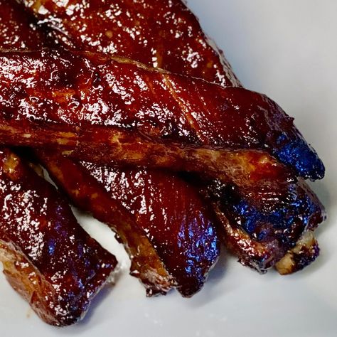 Chinese Ribs Recipe Ovens, Chinese Spareribs, Asian Ribs Recipe, Sticky Ribs Recipe, Asian Ribs, Sticky Finger, Spareribs Recipe, Sticky Ribs, Chinese Bbq Pork