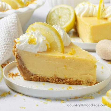 Citrusy condensed milk lemon pie is sweet, tangy, and unbelievably creamy. Condensed Milk Pie, Lemon Pie With Condensed Milk, Best Lemon Pie Recipe, Lemon Pie Recipe Condensed Milk, Lemon Condensed Milk, Easy Lemon Tart, Pie With Condensed Milk, Quick Puddings, Recipe Condensed Milk