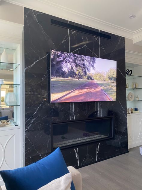 Marble Wall With Fireplace, Marble Media Wall, Black Marble Tv Wall, Marble Fireplace Wall, Marble Tv Wall, Black Marble Fireplace, Cabinets Fireplace, Gal Aesthetic, Nevada House