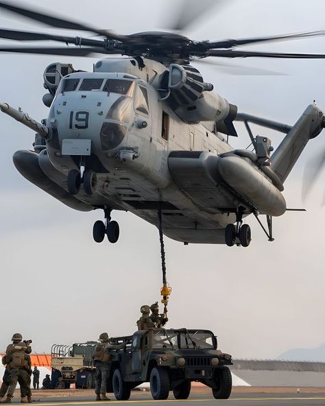 Navy Helicopters, Iwakuni Japan, Aircraft Wing, Jet Fighter Pilot, Concept Vehicles Sci Fi, Us Navy Aircraft, Emirates Airline, 2023 Photo, Tactical Gear Loadout