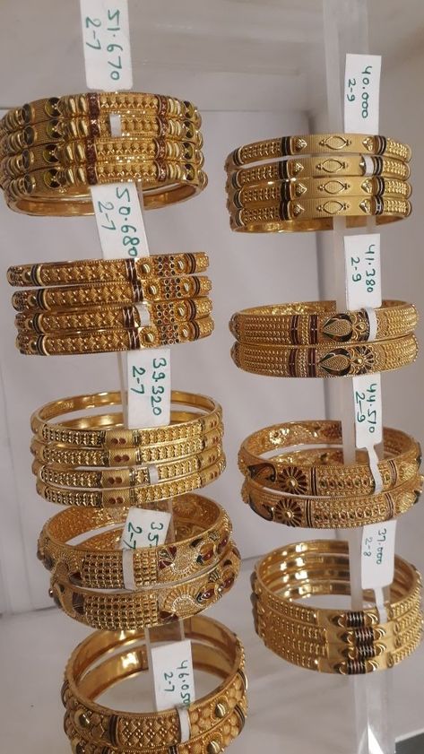 Churi Design Gold, 20grams Gold Bangles, Bangels Designes Gold For Women, Gold Churi Design, Kangan Design Gold Bangles, Gold Kangan, Pretty Gold Necklaces, Plain Gold Bangles, Gold Bangles Indian