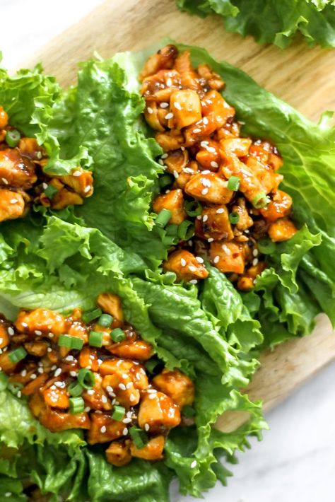 Low Carb At Restaurants, Chicken Wrap Recipe, Chicken Wraps Healthy, Chicken Lettuce Cups, Asian Chicken Lettuce Wraps, Asian Lettuce Wraps, Lettuce Recipes, Chicken Wrap Recipes, Wrap Recipe