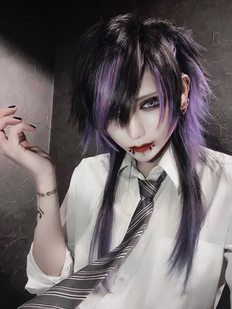 Visual Kei Makeup, Vampire Hair, Reference Pose, Kei Visual, Hair Reference, Starling, Hair Inspo Color, Dream Hair, Visual Kei