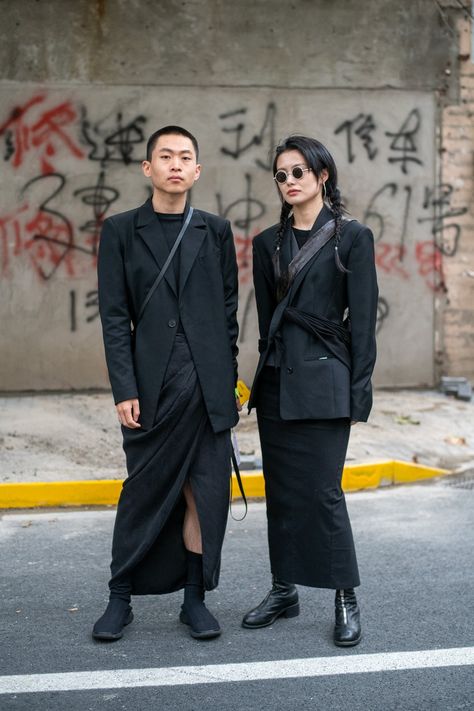 Asian Outfits Street Styles, Street Style Suit, Chinese Street Style Fashion, Chinese Street Style, China Fashion Week, Shanghai Fashion Week, Shanghai Fashion, Street Style Trends, Street Style Fashion