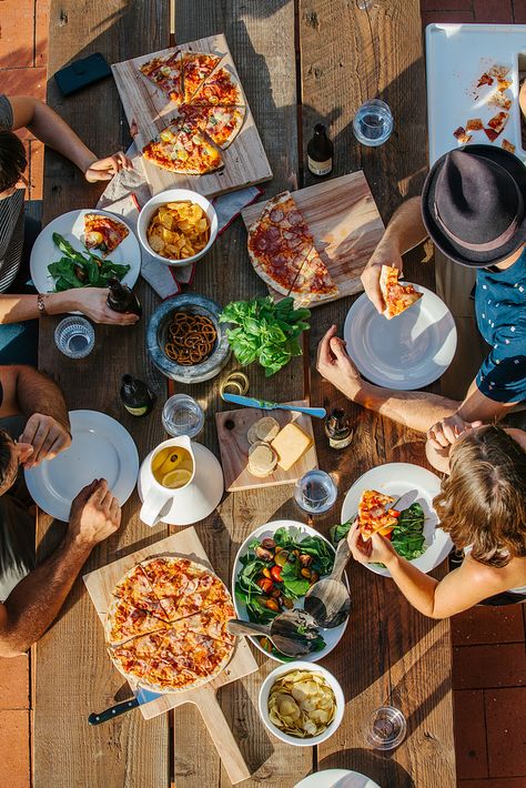 Family Dinner Setting, Cereal Shots, Family Dinner Pictures, Family Dinner Aesthetic, Gathering Friends, Client Board, Taurus Season, Family Dinner Table, Beer Photography