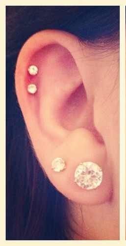 I either want two cartilage piercings or 3 to go along with my 3 lobe piercings. 3 Lobe Piercings, Double Cartilage, Cartilage Piercing Stud, Double Ear Piercings, Double Cartilage Piercing, Lobe Piercings, Double Piercing, Cartilage Piercings, Cute Ear Piercings