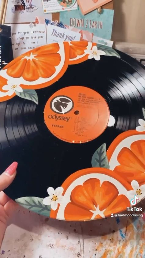 badmoodrising.co on Instagram: Painting requested records part 3! - Orange you Glad 🍊 this was such a cute one but fun fact I loathhhhh orange I really hate them hahaha 🤣… Aesthetic Record Painting, Paint Records Vinyl, Cute Painted Records, Art To Paint On Canvas, Adult Craft Projects, Vynil Paint Ideas, Painting Ideas On Records, Vinyl Record Art Diy, Paintings On Records