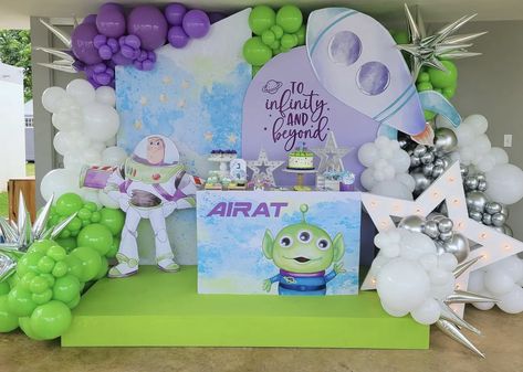 Buzz Lightyear Birthday Party, Buzz Lightyear Party, Buzz Lightyear Birthday, Smash Cake Boy, Baby Event, Toy Story Buzz Lightyear, Toy Story Birthday Party, Birthday Toys, Toy Story Birthday