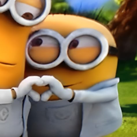 Matching Minion Pfp, Matching Icons Minions, Minions Matching Pfp, Minion Matching Pfp, Matching Pfps Funny, Minion Matching, Matching Pfp Silly, Minion Wedding, Duo Ideas