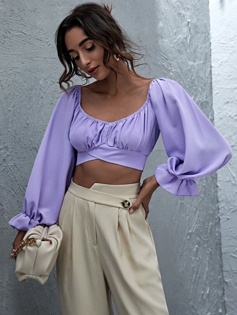 White Blouse Designs, Eurotrip Outfits, Puffy Sleeve Top, Pastel Fashion, Crop Top Outfits, Ulzzang Fashion, Flounce Sleeve, Women Blouses, Crop Top Blouse