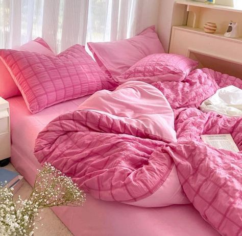 Which color is best? Pastel Purple is my fave 💅💜 Follow @thekawaiishoppu for cute home decor 🤍 #homedecor #bedding #koreandecor #pastelaesthetic #duvet #duvetcover #cute Bed Inspo Pink, Pink Sheets Aesthetic, Pink Bedsheet, Seersucker Bedding, Korean Princess, Pink Dorm, Pink Seersucker, Fluffy Blanket, Flat Bed