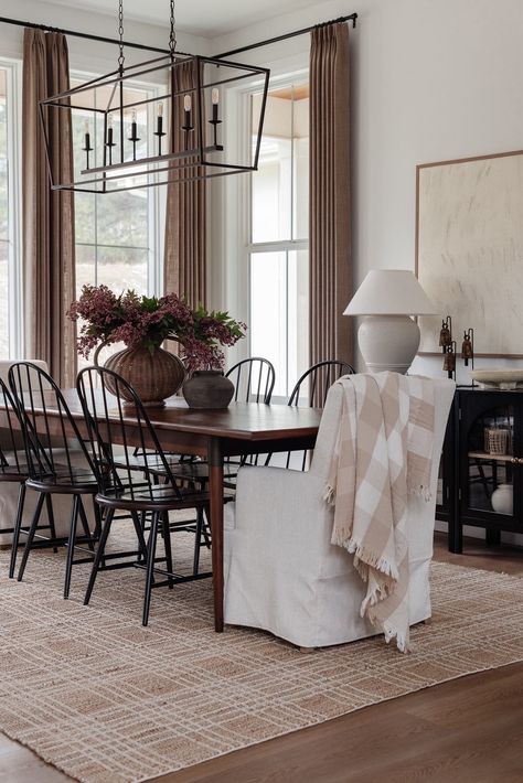 Inspiring Ways You're Styling Our Chris Loves Julia x Loloi Rug Collection - Chris Loves Julia Modern Cottage Bathroom, Formal Dinning Room, Loloi Rug, Modern Mediterranean Home, Chris Loves Julia X Loloi, Victorian House Interiors, Cottage Dining Rooms, Kitchen Table Chairs, Casual Dining Rooms