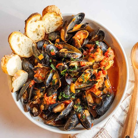 Mussels Fra Diavolo - Always From Scratch Mussels In Wine Sauce, Italian Mussels Recipe, Shell Fish Recipes, Spicy Mussels Recipe, Clams And Mussels Recipes, Mussels Fra Diavolo Recipe, Mussels Pasta Recipe, Muscles Recipe, Red Curry Mussels