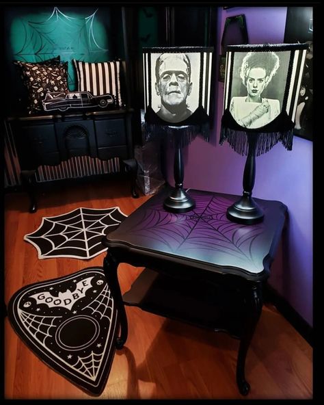 Universal Monsters Decor, Gothic Homemaking, Monster Bedroom, Dark Dungeon, Home Sweet Haunted Home, Home Office Inspo, Fantasy Clothing Art, Rockabilly Goth, The Werewolf