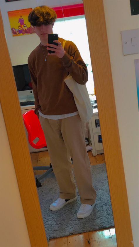 Brown Crewneck Outfit Men, Brown Crewneck Outfit, Basic White Boy Outfit, Crewneck Outfit Men, Baggy Outfits Men, Brown Jeans Outfit, Basic White Boy, Crewneck Outfit, Brown Crewneck