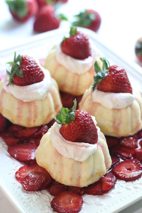 Strawberries & Cream Angel Food Baby Cakes Strawberry Shortcake With Angel Food Cake, Mini Angel Food Cake Recipes, Individual Angel Food Cake, Angel Food Bundt Cake, Mini Angel Food Cake, Fancy Cake Decorating, Angel Food Cake Cupcakes, Wedding Treat Table, Strawberry Shortcake Cups