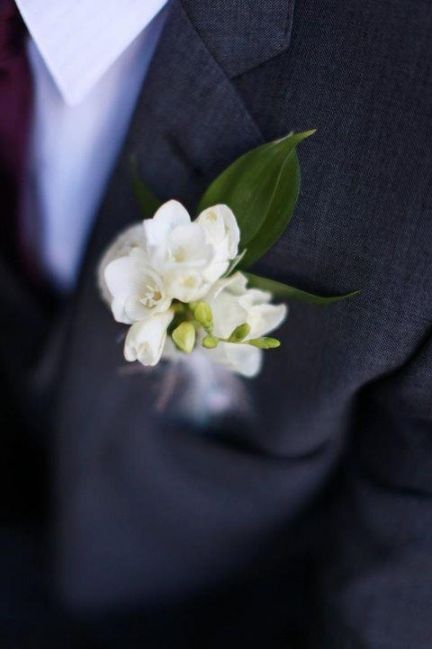 Boutonnières | Lake Chelan Flowers All White Boutonniere Wedding, Groom Buttonhole White, Grey Suit Boutonniere, Groom Boutonniere White Peony, White Boutonniere Wedding Simple, Mens Flower Wedding, Mens White Boutineers, White Buttonholes Wedding, White Button Holes Wedding