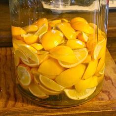 Pickle Vodka, Making Limoncello, Limoncello Recipe, Homemade Limoncello, Homemade Alcohol, Homemade Liquor, Liquor Recipes, Lemon Bar, Moonshine Recipes