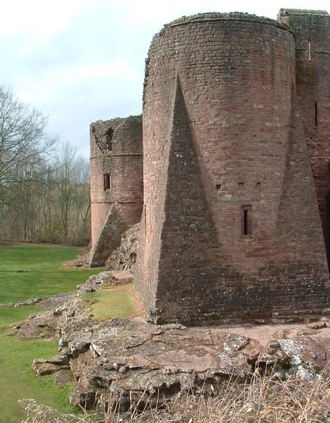 12th-13th c. Goodrich Castle Herefordshire, West Midlands, England.Goodrich Castle was probably built by Godric of Mappestone after the Norman invasion of England, initially as an earth&wooden fortification.In the middle of the 12th c.the original castle was replaced with a stone keep,&was then expanded significantly during the late 13th c. Goodrich Castle, English Castles, Gate House, Entry Gates, Beautiful Castles, West Midlands, Ancient Ruins, England Uk, 12th Century