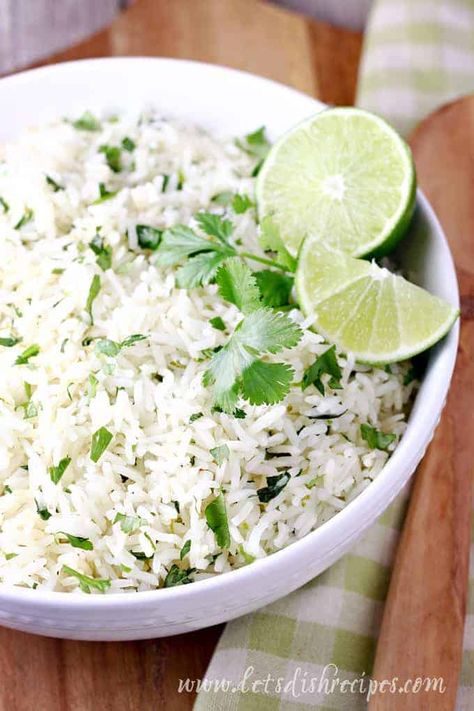 Lime Cilantro Rice, Green Chili Rice, Cilantro Rice Recipe, Coconut Basmati Rice, Cooked Rice Recipes, Side Dishes For Fish, Cilantro Lime Rice Recipe, Lime Rice Recipes, Chili Rice