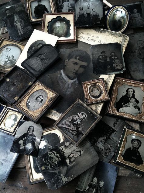 Peculiar Children, Home For Peculiar Children, Sebastian Michaelis, Southern Gothic, Ciel Phantomhive, A Series Of Unfortunate Events, Gothic Aesthetic, Old Photographs, Victorian Gothic