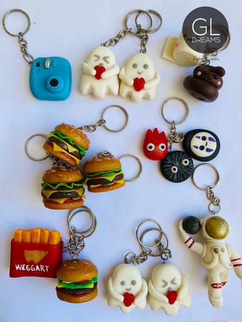 Ceramica En Frio Ideas, Accesorios Aesthetic, Pasta Flexible, Cold Porcelain, Fashion Drawing, Key Chains, Polymer Clay, Porcelain, Drop Earrings