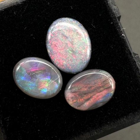 All natural Australian black opals. Please see below for dimensions and weight, thank you:  Total Weight: 2.45cts Shape: Ovals  Size: mixed  Pieces: 3pcs  -------------------------------------------------- IMPORTANT NOTE:  Please note, all product measurements are approximately only and colours may vary slightly from viewing different digital screens.  SHIPPING - Hong Kong: Free local shippings on all items SF Express with tracking for additional charge  **INTERNATIONAL SHIPPING UPDATE** All purchases require actual shipping address, NOT PO Box! Please kindly private message us your email address and contact number for secured shipping. All personal contacts will NOT be saved and will only be use for shipping your order(s).  You may upgrade to express shipping with tracking plus insurance Fire Opals, Australian Black Opal, Red Fire, Black Opal, Fire Opal, Email Address, All Natural, Hong Kong, No Response