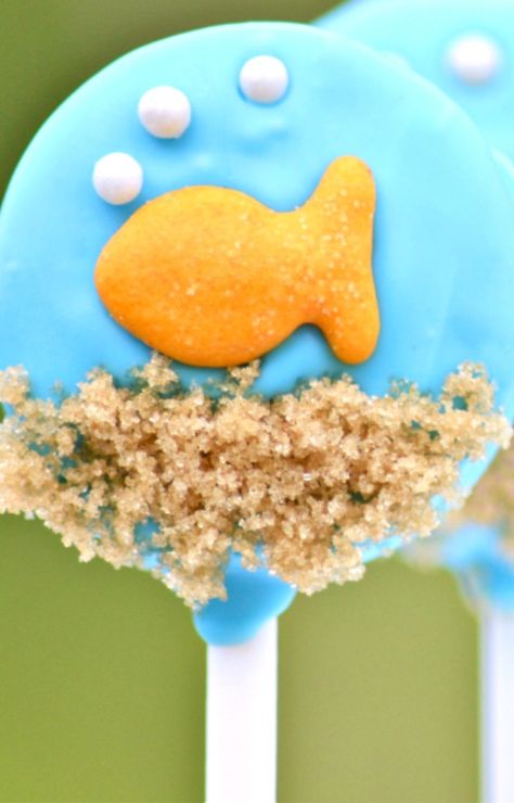 Gone Fishing Oreo Pops How-To ~ These adorable Goldfish Oreo Pops are as tasty as they are cute!  A little salty, a little sweet.  Fun for a Fishing or Underwater Themed Party Nemo Party, Nemo Birthday, Bubble Guppies Party, Fishing Birthday Party, Sea Birthday Party, Oreo Pops, Little Mermaid Birthday, Cookie Pops, Fishing Birthday